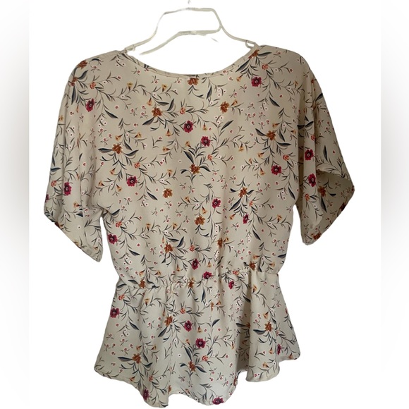 Sienna Sky Floral Top size S - Picture 6 of 7